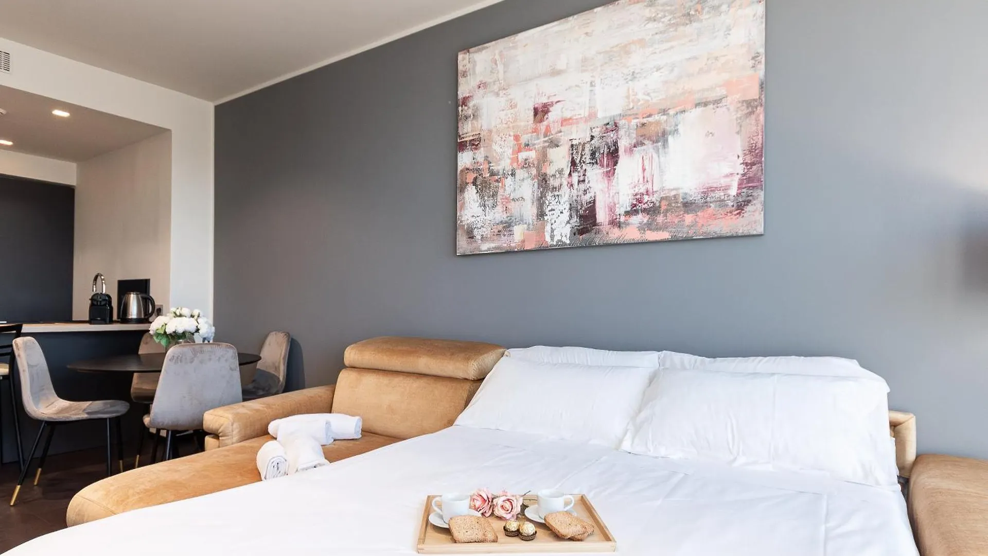 Free Parking In Luxury Suite With City View - Steps To Brignole Train Station Genova
